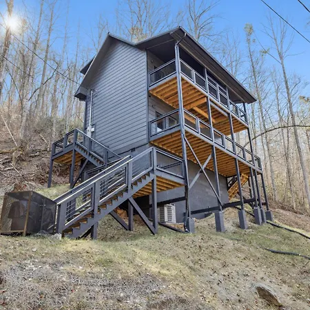 Modern Secluded Cabin With Hot Tub Sleeps 6 Minutes From Dollywood Pf Gatlinburg